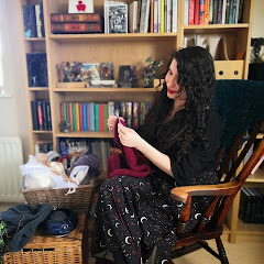 Beth Gadsby Creates channel avatar